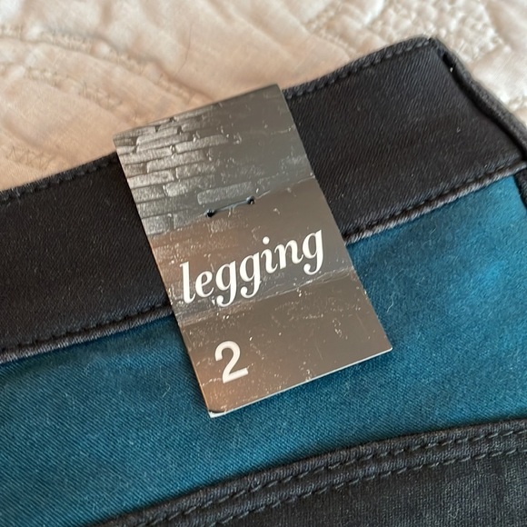NWT NY&CO Color Block Legging Soho  Jeans - Picture 4 of 9
